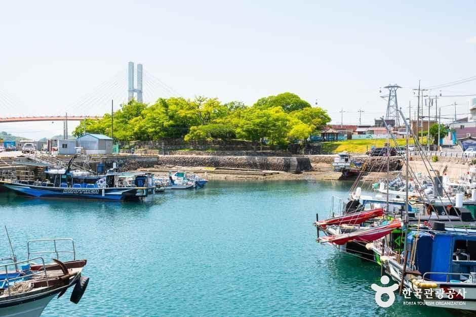 Daebangjin Tunnel Harbor