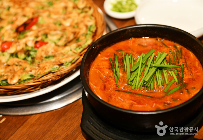 호수매운탕 - 충청남도 천안시 서북구 - 가볼만한곳 - 관광지랭킹