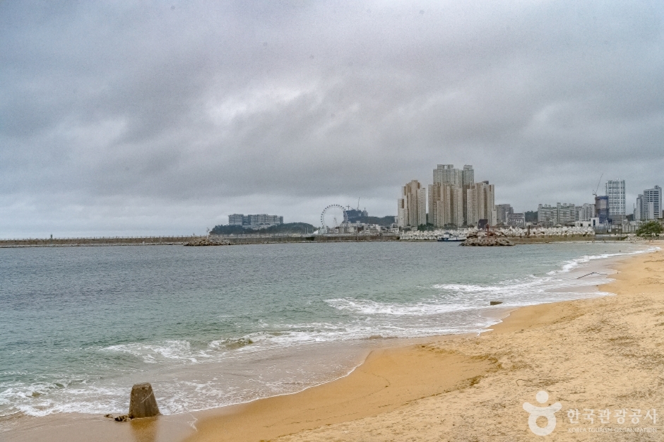 清湖海水浴場（アバイ村海辺）