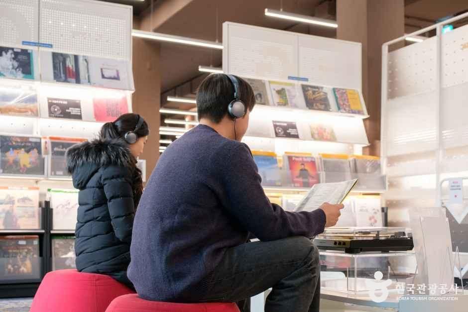 경기_의정부_의정부 음악도서관_뮤직홀_3.jpg