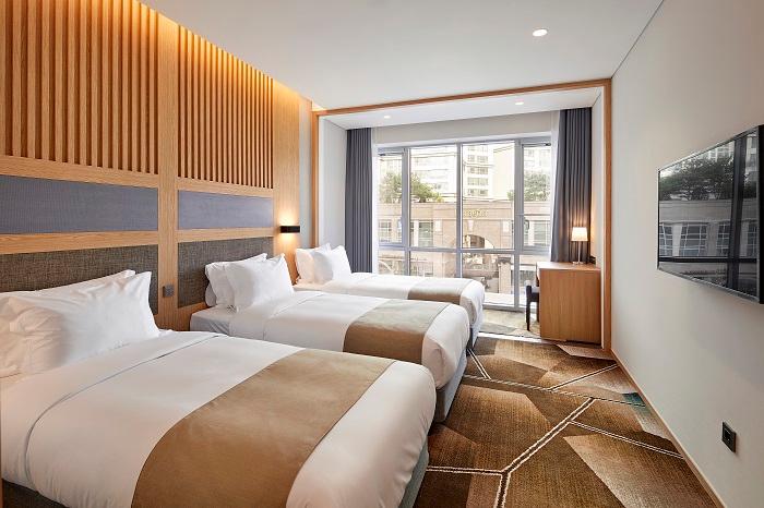 Staz Hotel Premier Dongta 3