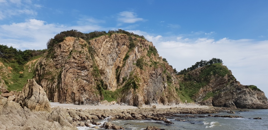 ヨントゥリム岩