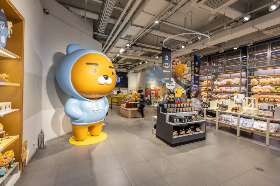 KAKAO FRIENDS Hongdae Flagship Store [Tax Refund Shop]