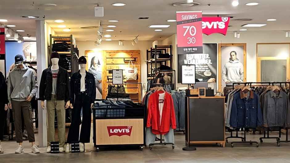 リーバイス ニューコアアウトレット 坪村店