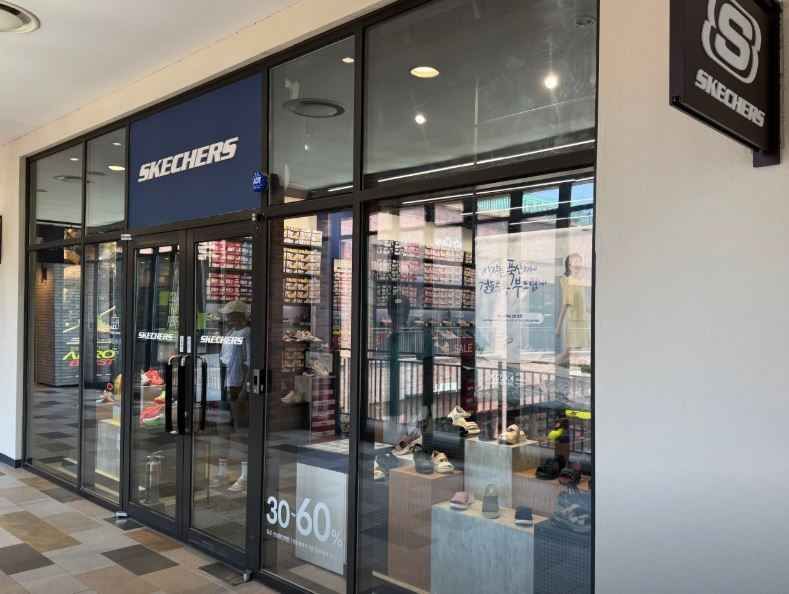 [事後免税店] SKECHERS（スケッチャーズ）・ロッテプレミアムアウトレットパジュ（坡州）店(스케쳐스 롯데프리미엄아울렛 파주점)