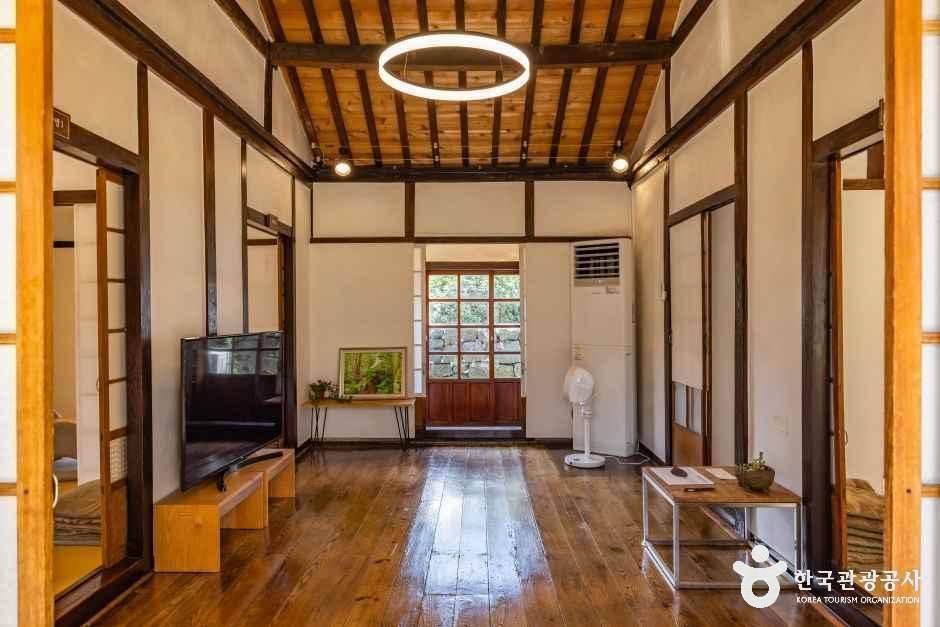 제주_제주책방·사랑방 (4).jpg