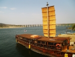 Парусное судно в порту Хванпхо