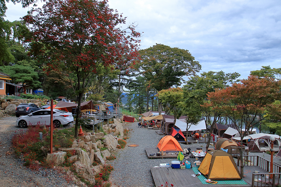 深い村 月明かり キャンプ場