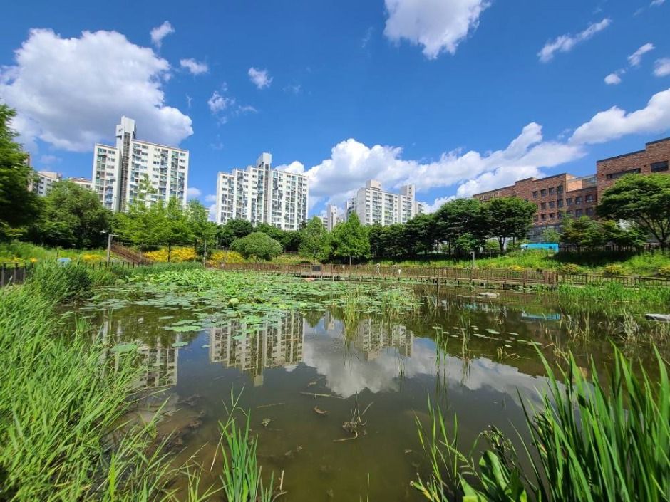Yeonui Neighborhood Park