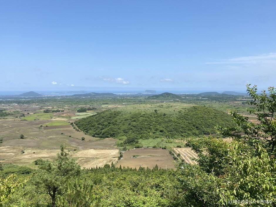 达朗西鄂鲁姆(月浪峰)