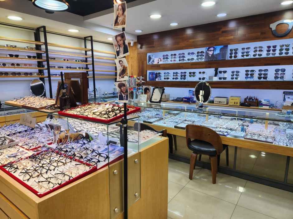 Davich Optical - Geumcheon Branch [Tax Refund Shop](다비치안경 금천점)