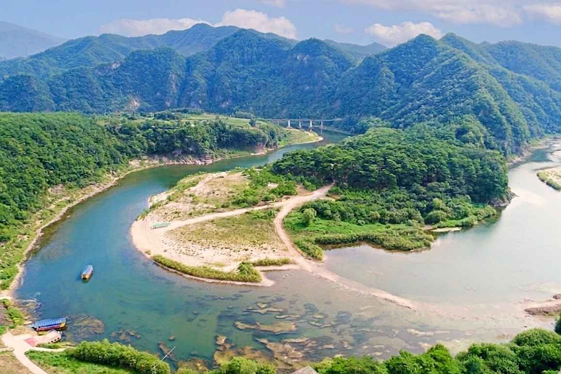 Cheongnyeongpo Meadering Stream