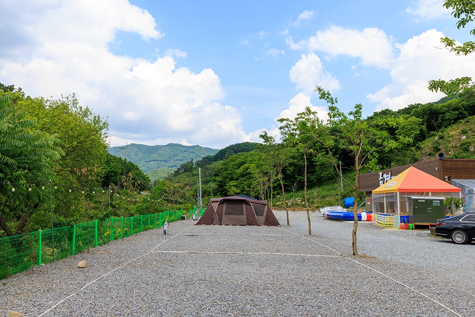 金鸡露营地
