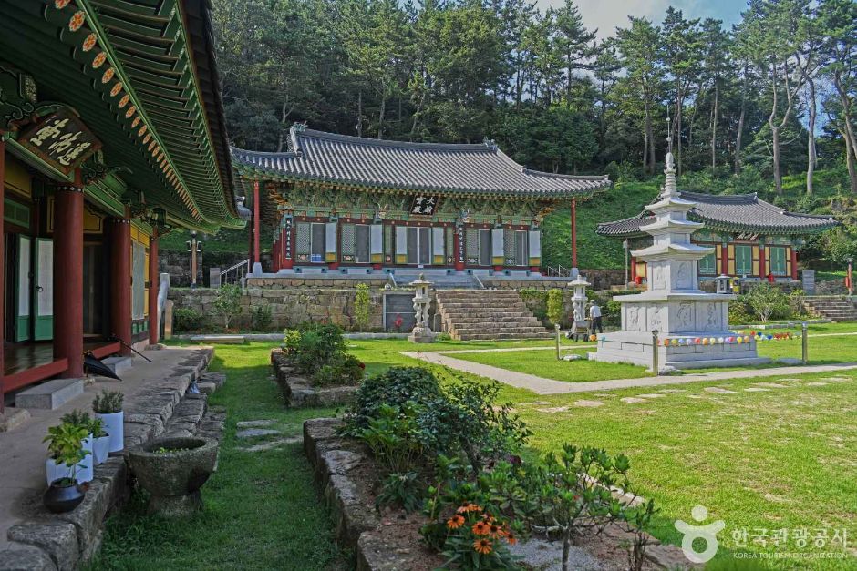 Sinheungsa Temple (Wando)