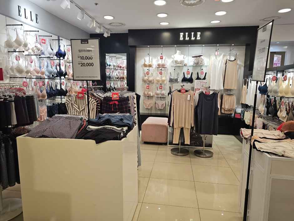 エルイナーウェア ニューコア・ファクトリアアウトレット 光明店