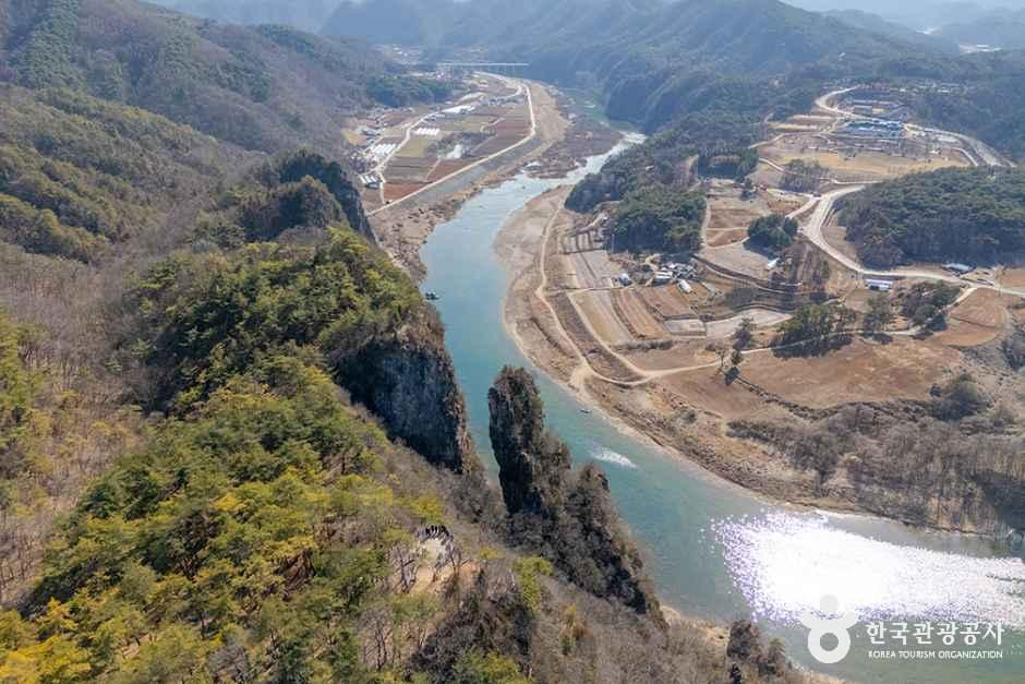 강원_영월_선돌 (강원고생대 국가지질공원)_외부_4.png