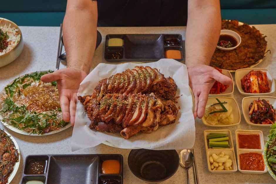 서울_잭아저씨족발보쌈 종로본점 (7).jpg