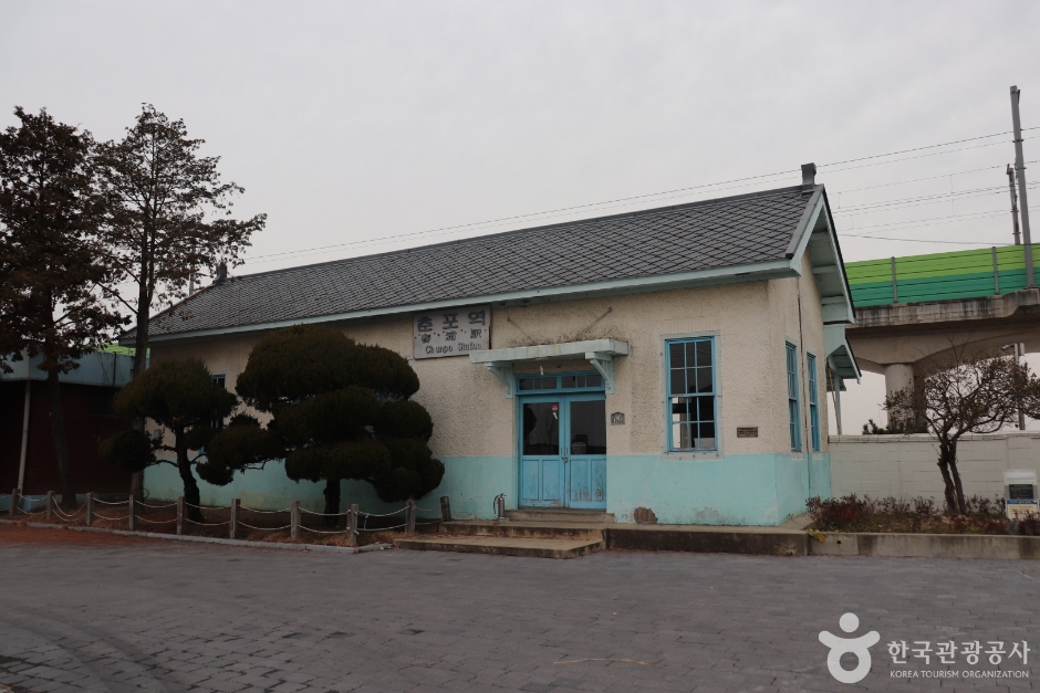益山春浦駅舎
