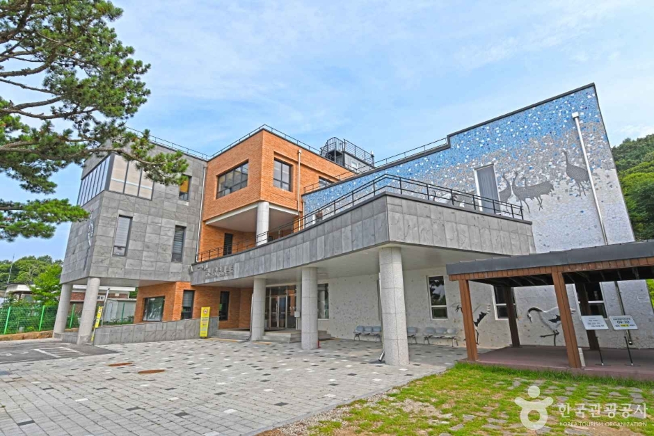 DMZ 鶴平和タウン(旧 渡り鳥村)