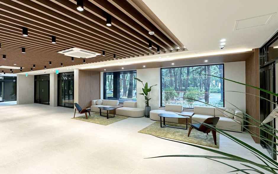 포항_코모도호텔 포항_로비.jpg