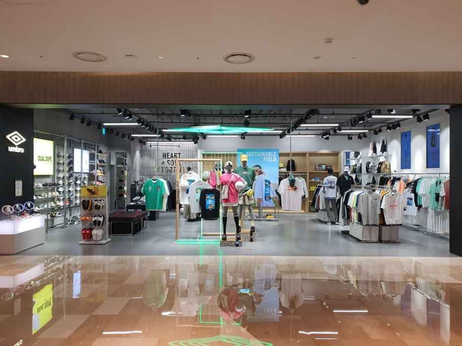 Umbro 乐天世界商场店