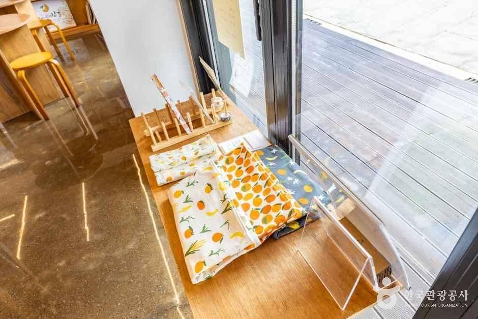 제주_제주책방·사랑방 (16).jpg