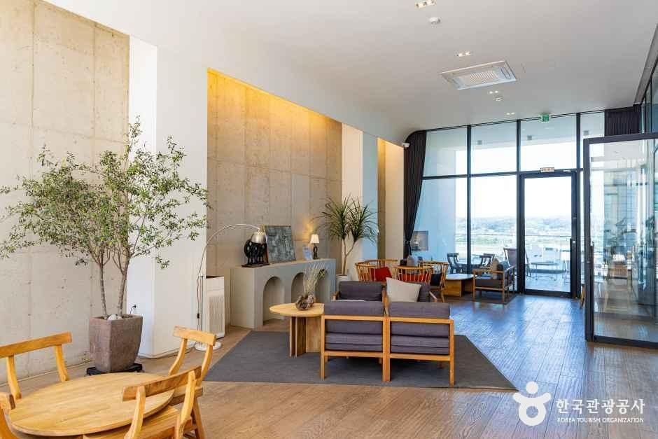 청주_에클로그 (4).jpg