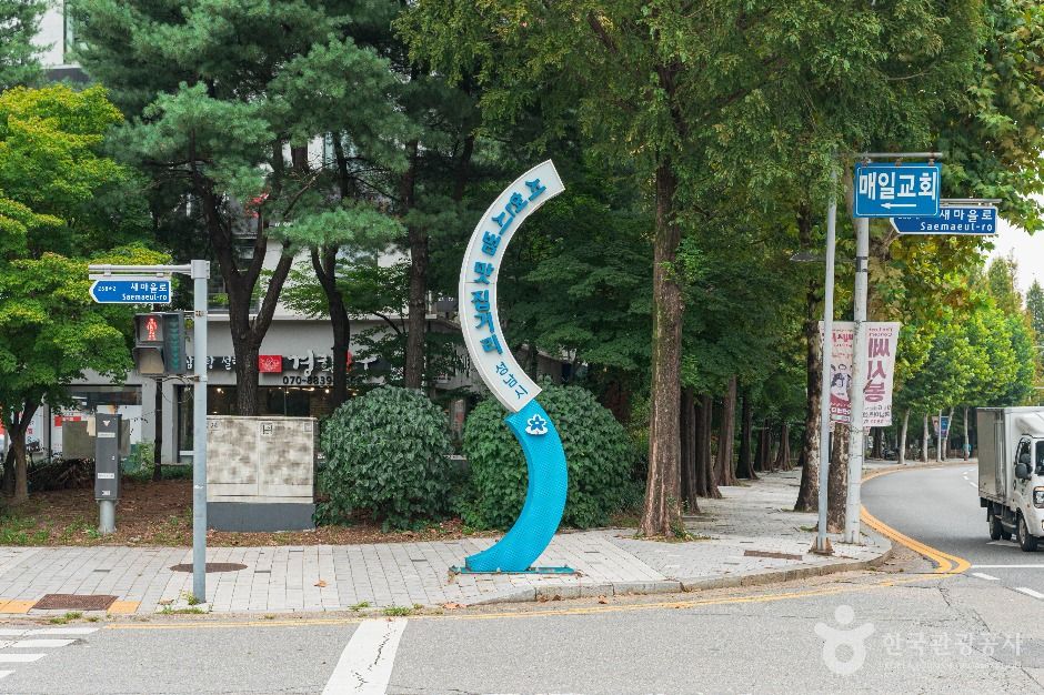 ソヒョン・シボム グルメ通り