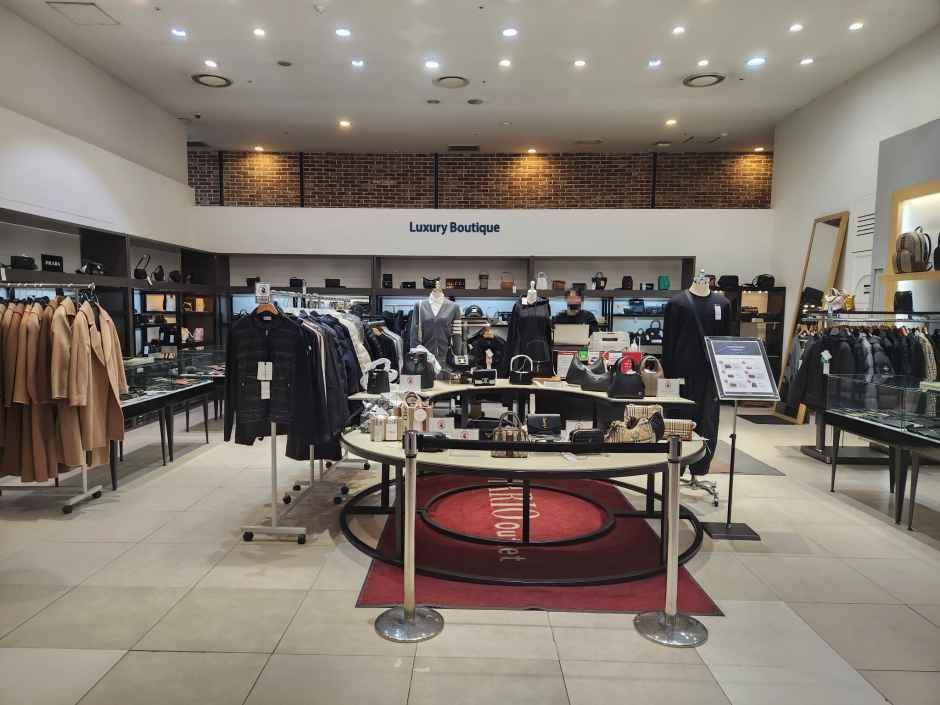 비아델루쏘 마리오아울렛 3관점