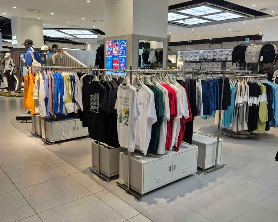 [事後免税店] UMBRO（アンブロ）・ロッテプレミアムアウトレットキフン（器興）店(엄브로 롯데프리미엄아울렛 기흥점)