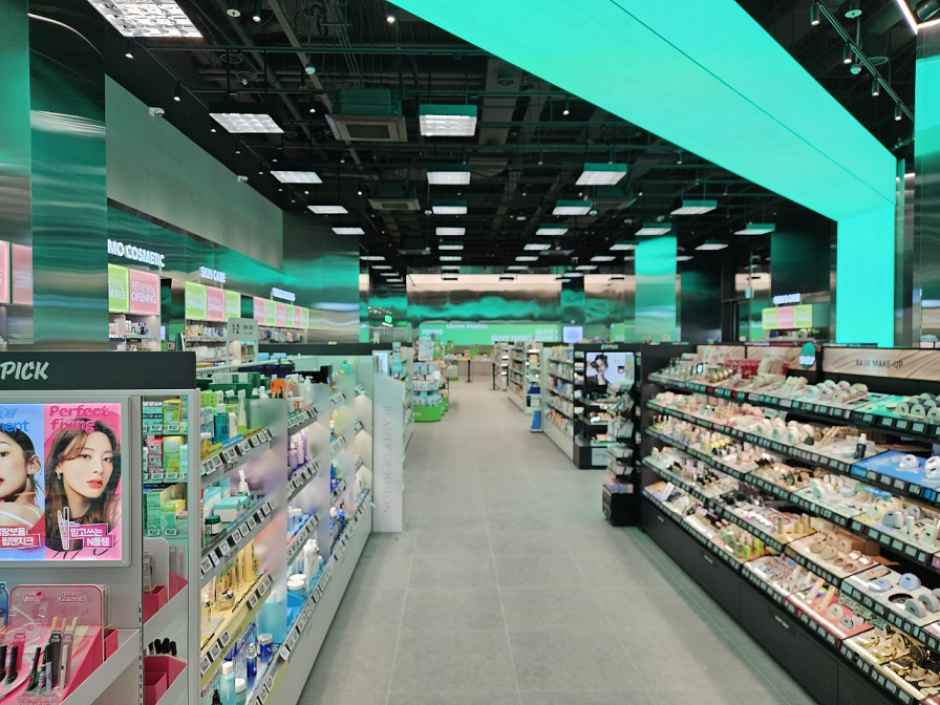 올리브영 명동타임워크점