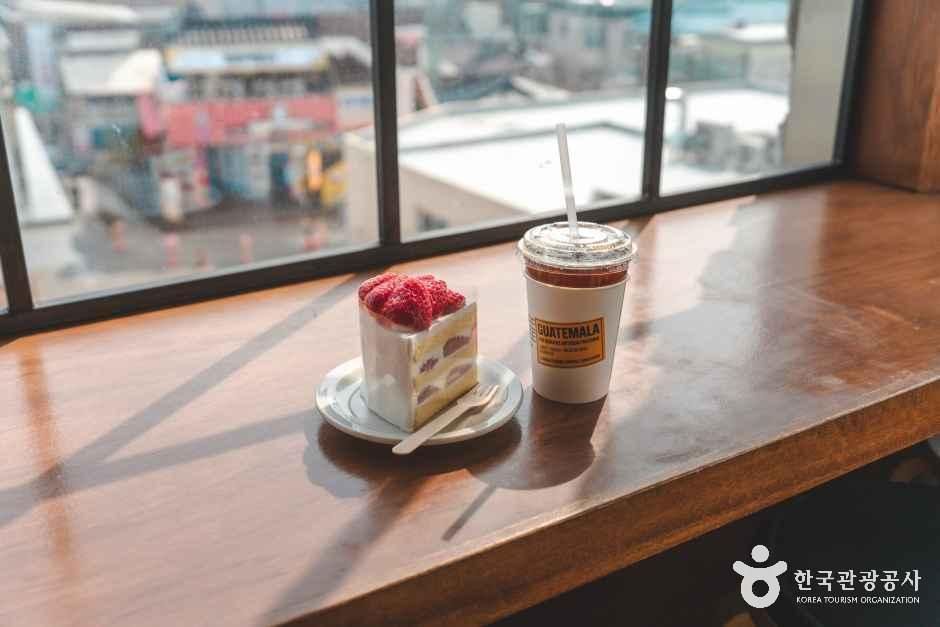 정지영커피로스터즈 행궁본점