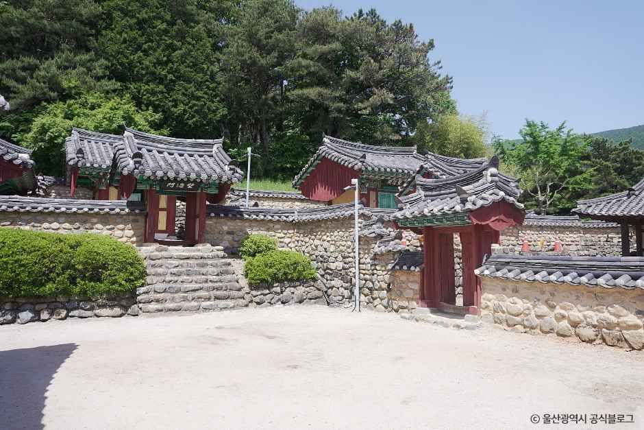 박제상유적지 - 울산광역시 울주군 두동면 치술령길 7 관광 명소