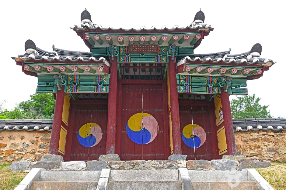 鎮川 錦城大君 祠堂