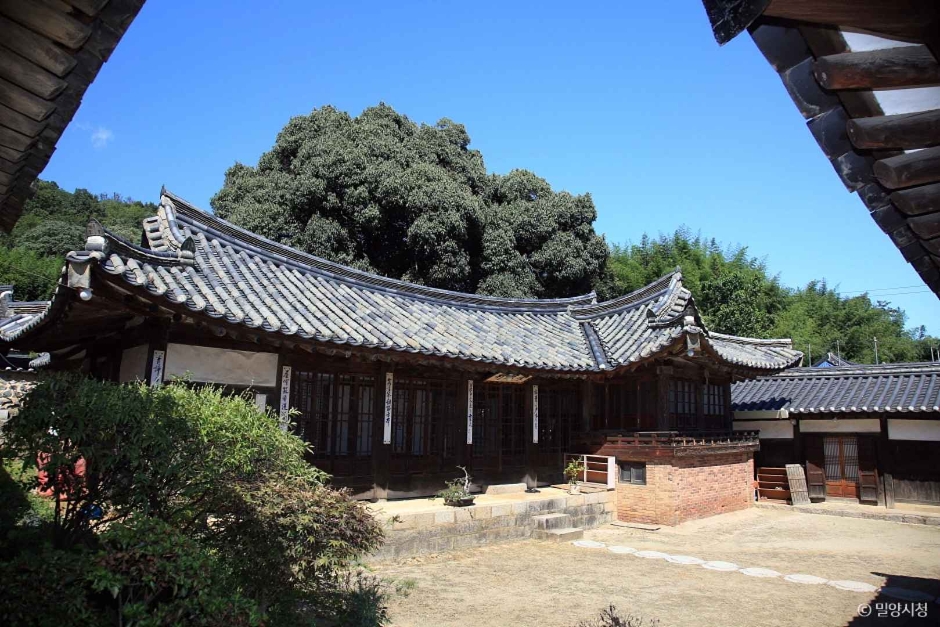 Miryang Gyodong Son Family Old House