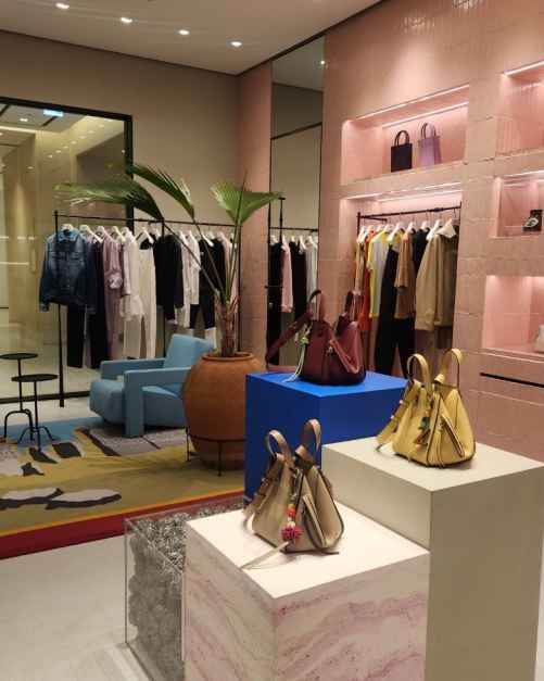 로에베 신세계백화점 타임스퀘어점