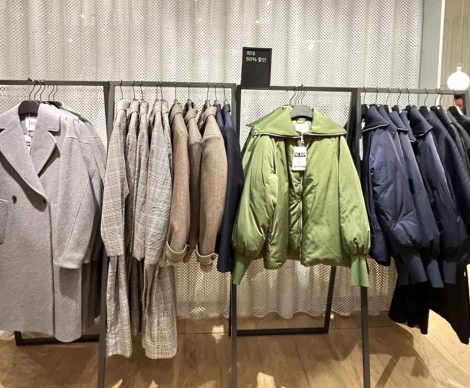 COS Hyundai Department Store Jungdong Store U-PLEX[Tax Refund Shop](COS 현대백화점 중동점 유플렉스)