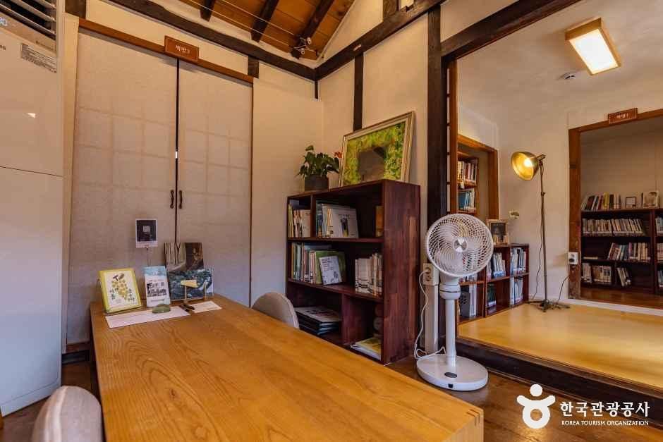 제주_제주책방·사랑방 (11).jpg