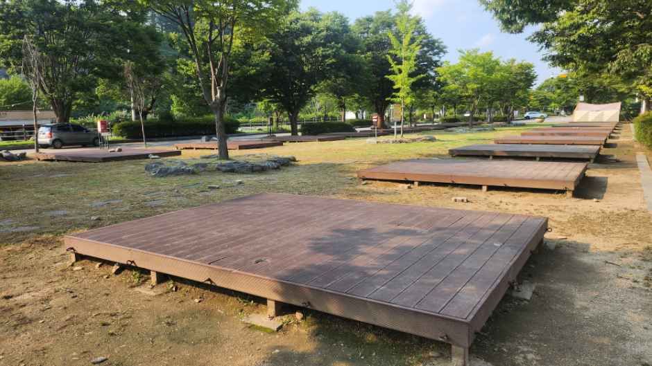 팔봉산관광지 야영장