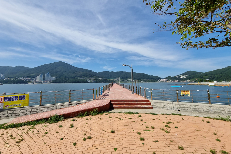 知世浦釣り公園