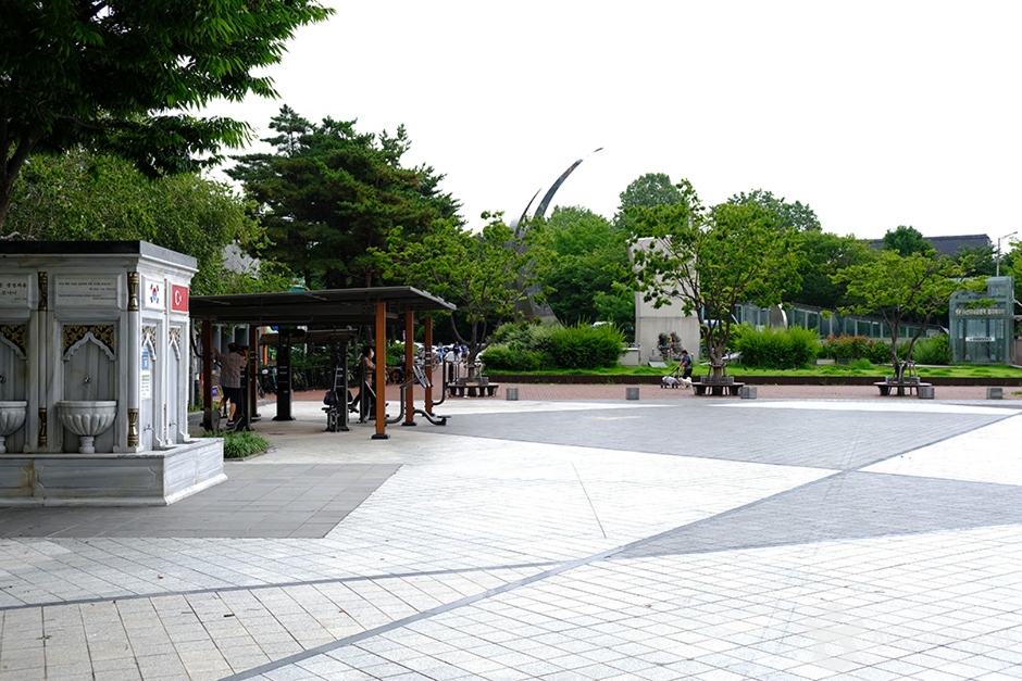 Gwangjin Plaza Park