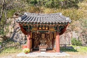 덕주사 약사여래입상