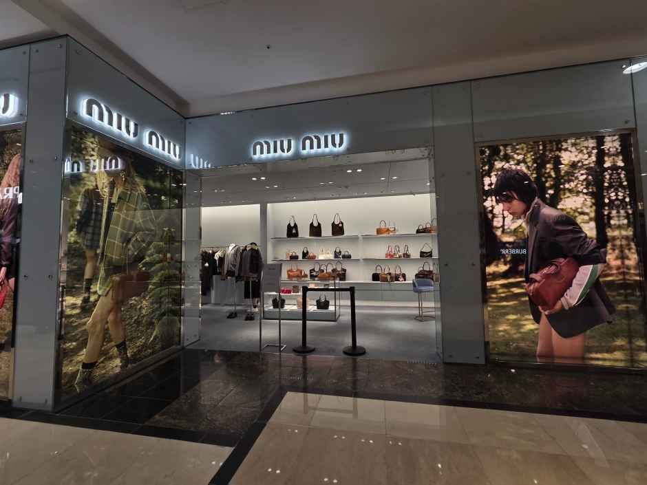 Miu Miu - Lotte Department Store Main Branch [Tax Refund Shop](미우미우 롯데백화점 본점)