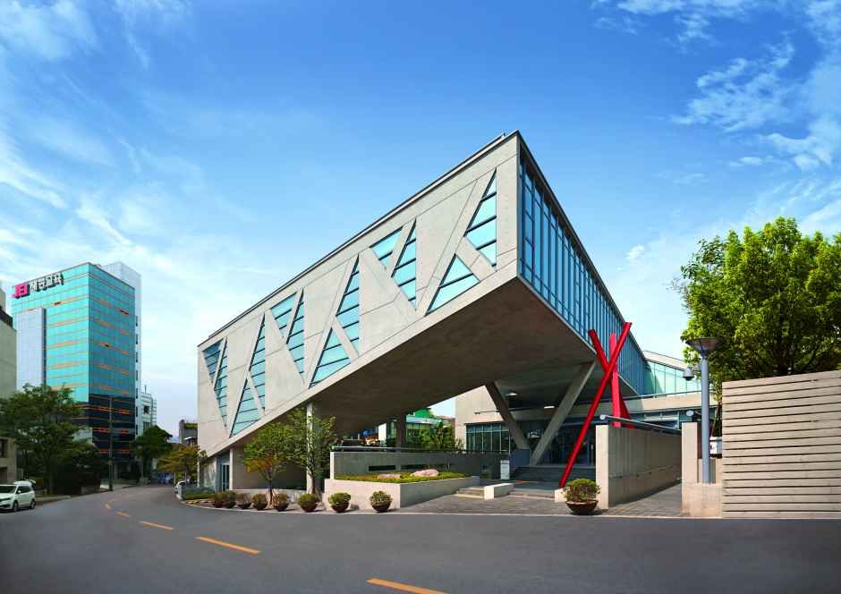 JCC재능문화센터 - 서울특별시 종로구 창경궁로35길 29 (혜화동) 관광 명소