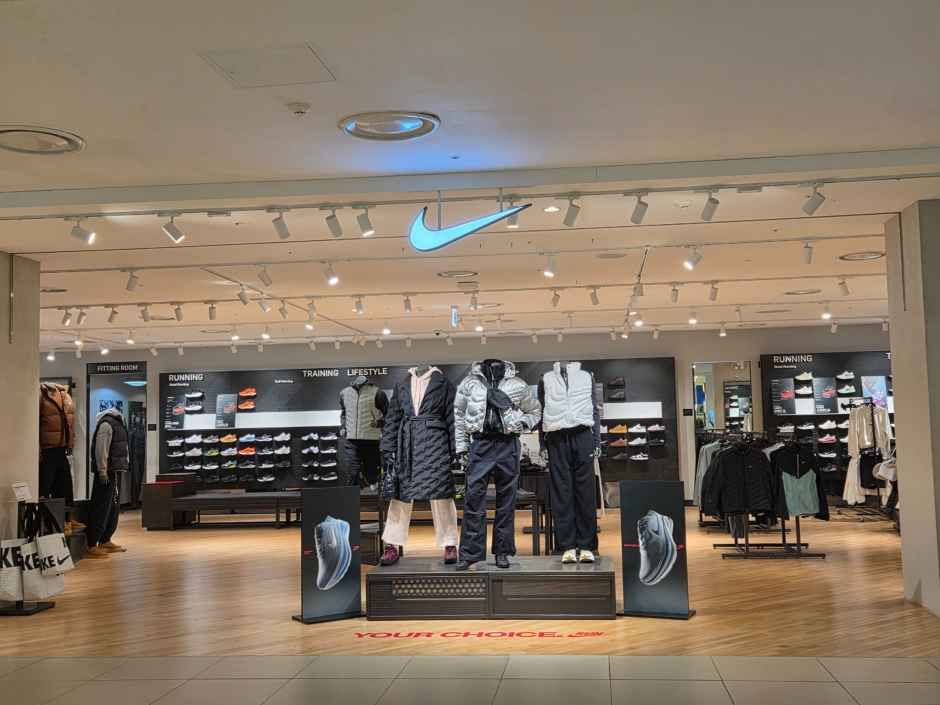 Nike - Lotte Department Store Jungdong Branch [Tax Refund Shop](나이키 롯데백화점 중동점)