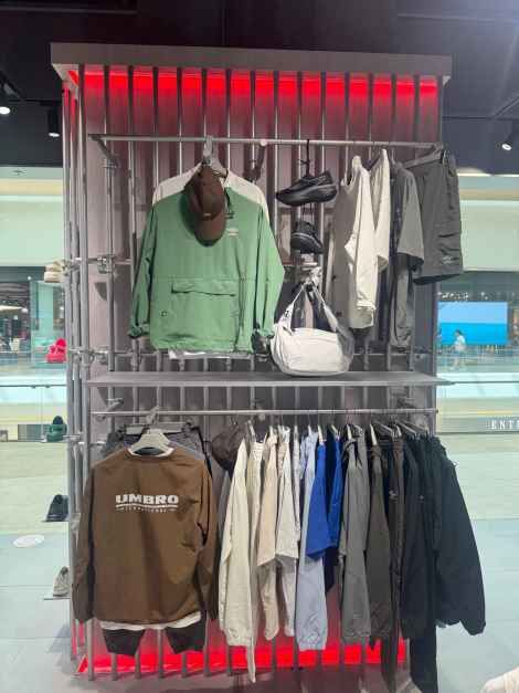 [事後免税店] UMBRO（アンブロ）・スターフィールドコヤン（高陽）店(엄브로 스타필드 고양점)