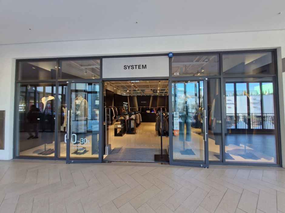 System Homme 现代高级奥特莱斯金浦店