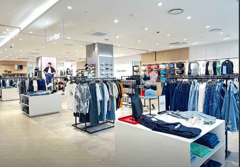 [事後免税店] Calvin Klein（カルバンクライン）ジーンズ・ロッテプレミアムアウトレットパジュ（坡州）店(캘빈클라인진 롯데프리미엄아울렛 파주점)