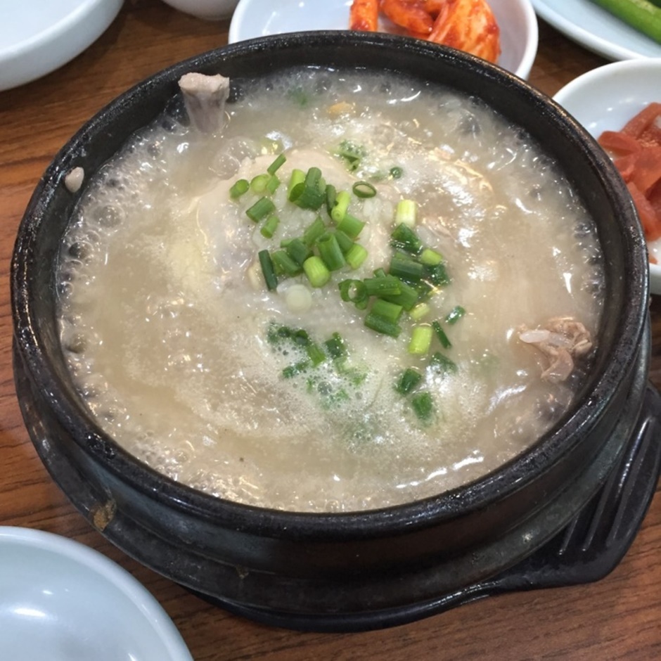 江原土着参鶏湯