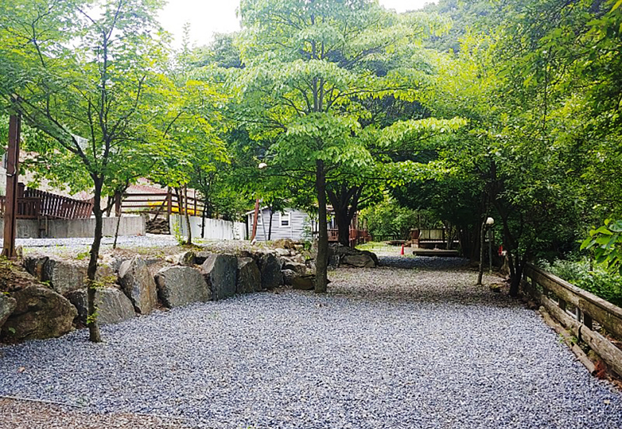 抱岩キャンプ場